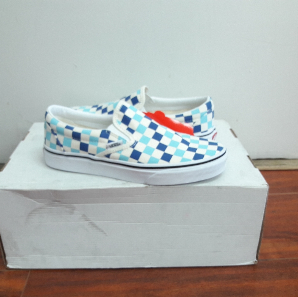 Vans - Picture 1 of 3
